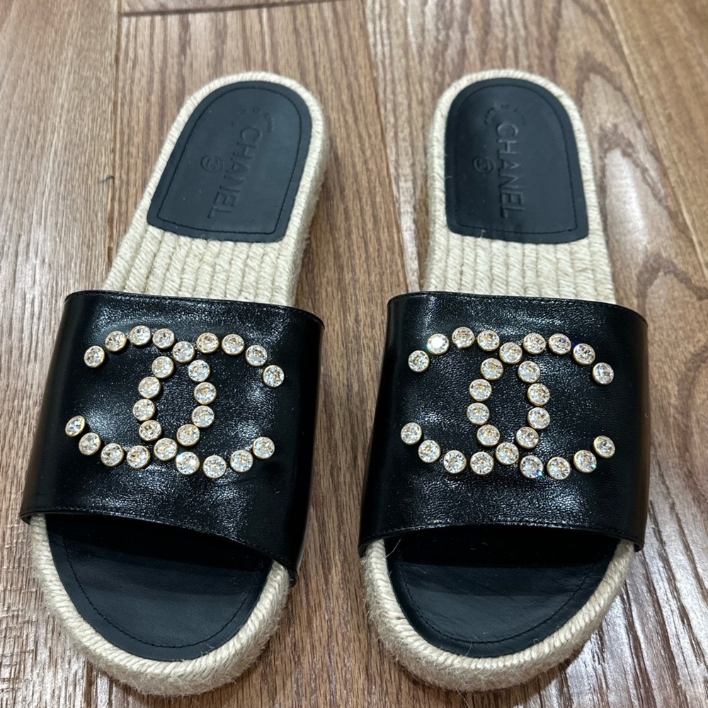 CHANEL Patent Calfskin Crystal CC Espadrille Slip On Sandals 41